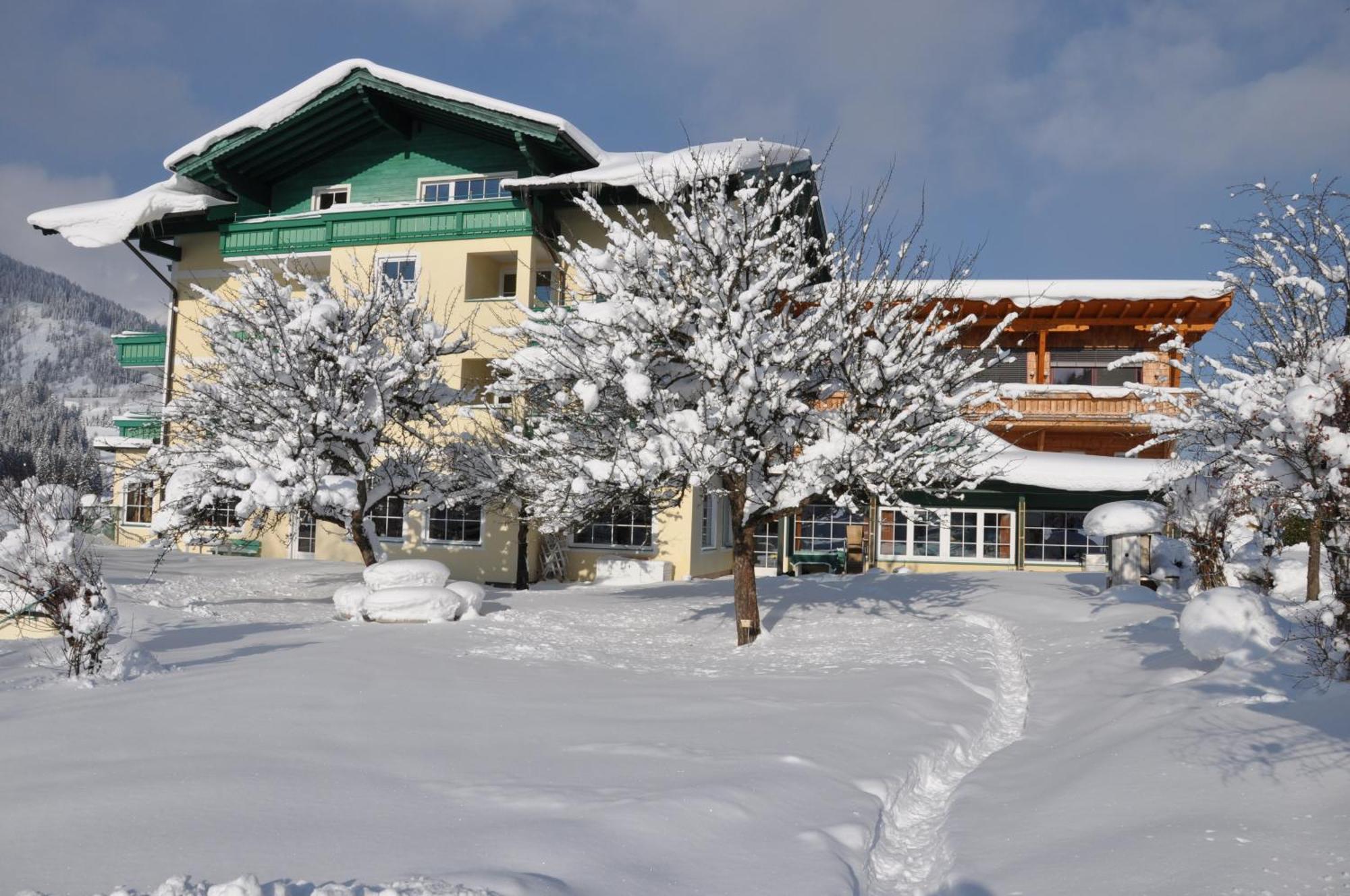 Wohlfuehlresort Und Feriengut Martinerhof Sankt Martin am Tennengebirge Εξωτερικό φωτογραφία