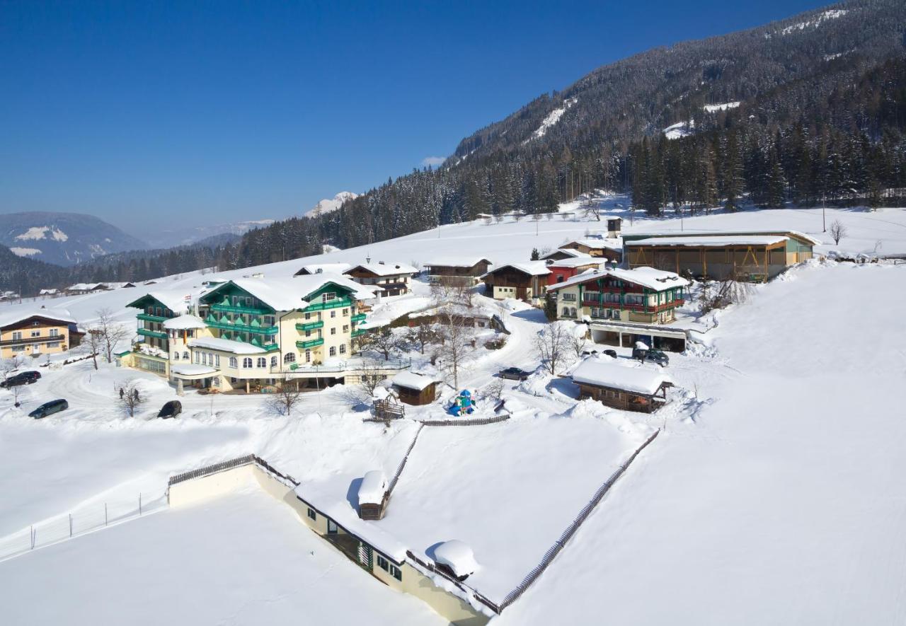 Wohlfuehlresort Und Feriengut Martinerhof Sankt Martin am Tennengebirge Εξωτερικό φωτογραφία